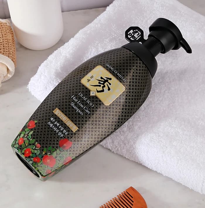 DAENG GI MEO RI Dlae Soo Hair Loss Care Shampoo - 400ml alternate